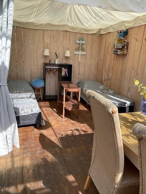 Vrijstaande Accommodatie Glamping De Kas Inn Hank Luaran gambar